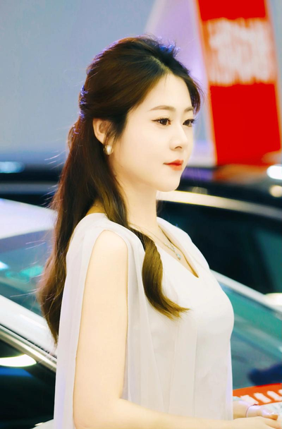 三个大学生误入敬老院故事